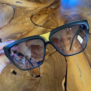 Vintage 1980’s Laura Biagiotti Italy Sunglasses Rare Classic Style Black Frames